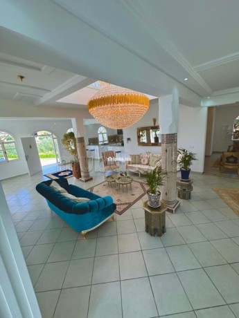 villas-de-luxe-a-louer-a-route-dagadir-surface-de-800-m2-salon-traditionnel-marocain-residence-securisee-big-10