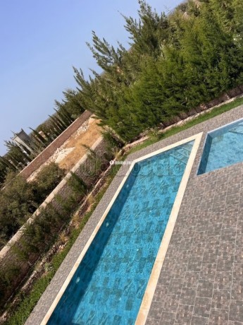 villas-de-luxe-a-louer-a-route-dagadir-surface-de-800-m2-salon-traditionnel-marocain-residence-securisee-big-1