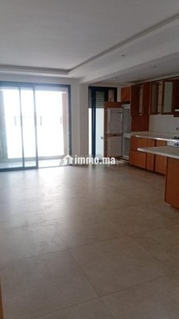 agdal-appartement-style-europeen-a-la-location-big-3