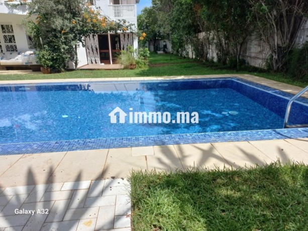 villa-de-haut-standing-a-louer-a-el-manar-el-hank-5-chambres-tout-confort-avec-cheminee-et-climatisation-big-13