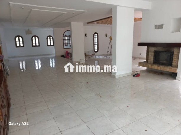 villa-de-haut-standing-a-louer-a-el-manar-el-hank-5-chambres-tout-confort-avec-cheminee-et-climatisation-big-8