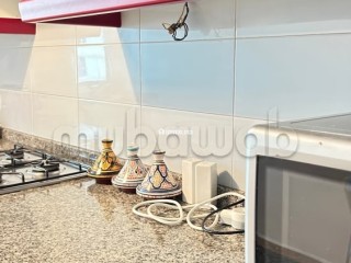 Location d'un appartement à De La Plage. Surface totale 95 m². Porte blindée, salon marocain traditionnel - Appartement à vendre - Tanger