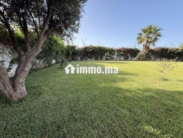villa-neuve-1200m-a-louer-a-ain-diab-vu-mer-big-1