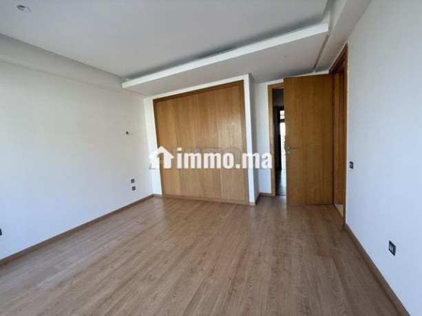 villa-neuve-1200m-a-louer-a-ain-diab-vu-mer-big-2