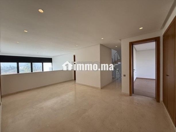 villa-neuve-1200m-a-louer-a-ain-diab-vu-mer-big-3
