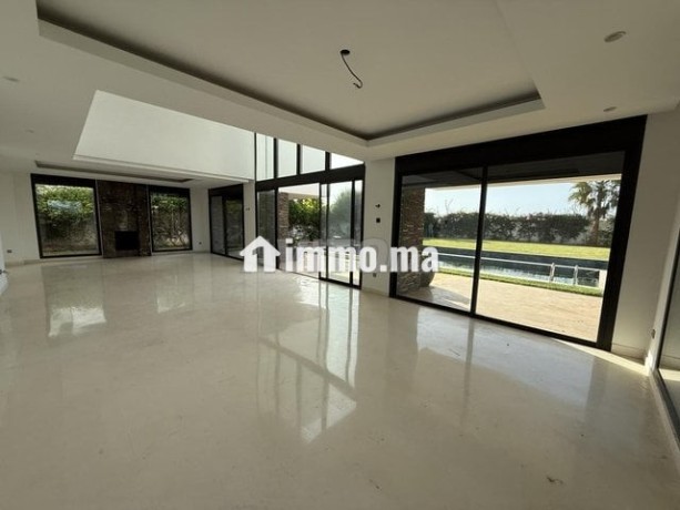 villa-neuve-1200m-a-louer-a-ain-diab-vu-mer-big-7