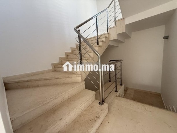 villa-neuve-1200m-a-louer-a-ain-diab-vu-mer-big-8