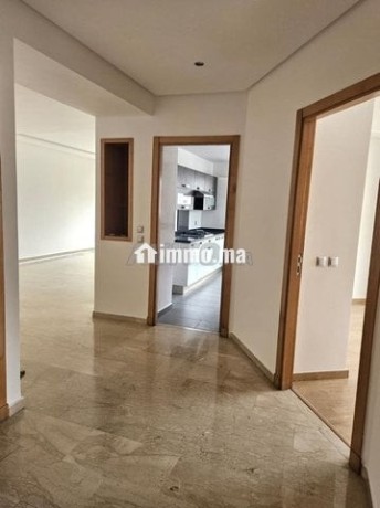 appartement-vide-valfly-big-12