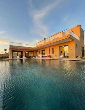 villa-tres-moderne-sur-marrakech-big-0