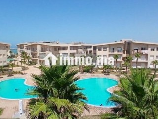 tres-bel-appartement-avec-vue-piscine-et-mer