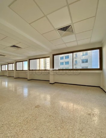 plateau-de-bureau-200m2-400m2-600m2-av-far-big-1