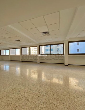 plateau-de-bureau-200m2-400m2-600m2-av-far-big-2