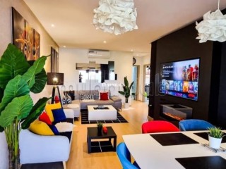 location-dun-appartement-en-centre-ville-3-grandes-pieces-vue-imprenable-sur-la-mer-double-vitrage