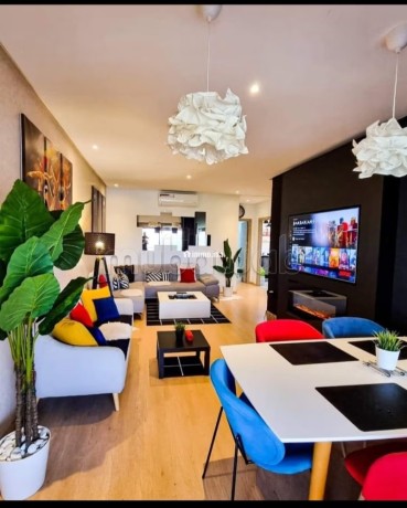location-dun-appartement-en-centre-ville-3-grandes-pieces-vue-imprenable-sur-la-mer-double-vitrage-big-0