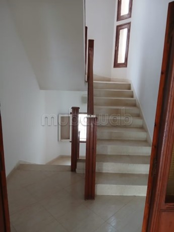 vente-villa-de-luxe-a-riyad-4-grandes-pieces-terrasse-et-jardin-big-5