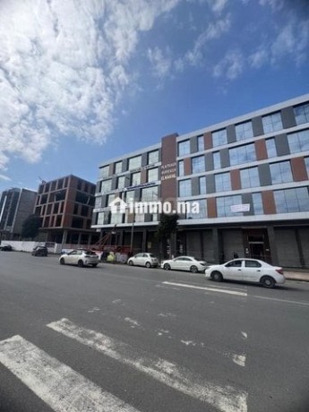bureau-et-plateau-en-location-big-0