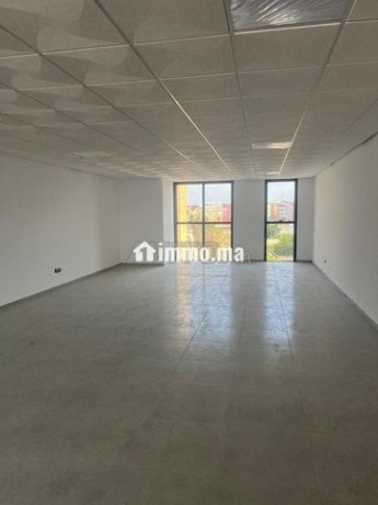 bureau-et-plateau-en-location-big-1