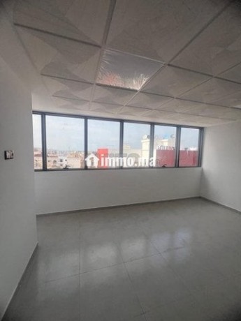 bureau-et-plateau-en-location-big-2