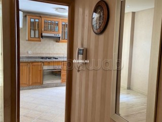 tres-bel-appartement-en-location-a-franceville-surface-de-90-m2-salon-typique-marocain-residence-securisee
