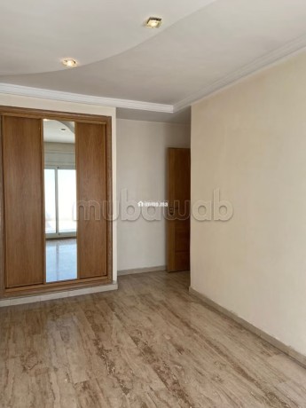 tres-bel-appartement-en-location-a-franceville-surface-de-90-m2-salon-typique-marocain-residence-securisee-big-9