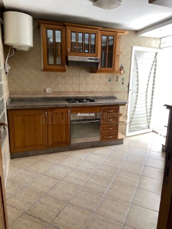 tres-bel-appartement-en-location-a-franceville-surface-de-90-m2-salon-typique-marocain-residence-securisee-big-3
