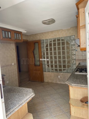 tres-bel-appartement-en-location-a-franceville-surface-de-90-m2-salon-typique-marocain-residence-securisee-big-5