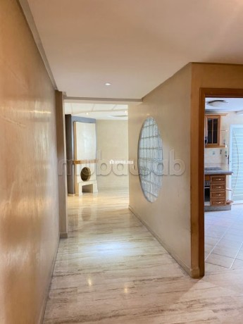 tres-bel-appartement-en-location-a-franceville-surface-de-90-m2-salon-typique-marocain-residence-securisee-big-6