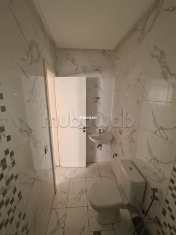 vend-appartement-a-hay-mabrouka-surface-de-52-m2-concierge-et-climatisation-big-5