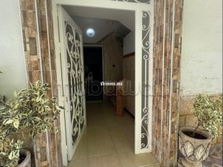 Location d'un appartement à M'Diq. 2 chambres agréables. Salon Marocain, sécurité - Appartement à vendre