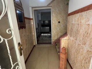 Location d'un appartement à M'Diq. 2 chambres agréables. Salon Marocain, sécurité - Appartement à vendre