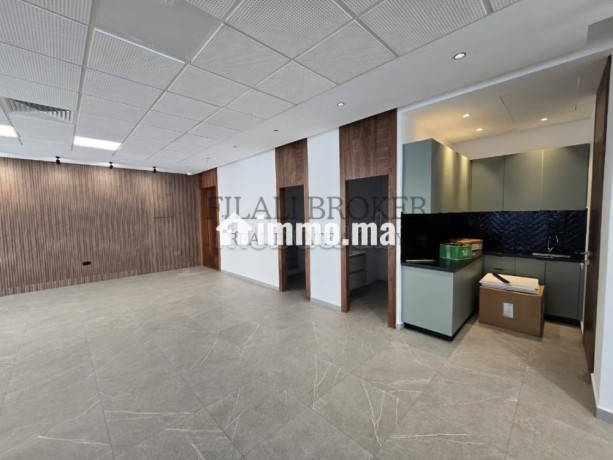 plateau-bureau-premium-a-louer-amenage-big-6
