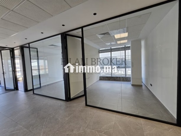 plateau-bureau-premium-a-louer-amenage-big-8
