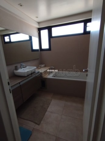 location-top-appart-meuble-trois-ch-terasse-racixt-big-16