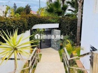 vente-dune-villa-de-378-m2-bir-rami-el-menzeh