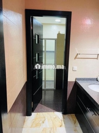 vente-dune-villa-de-378-m2-bir-rami-el-menzeh-big-6