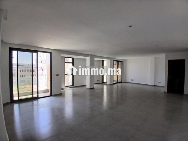 je-mets-en-location-un-plateau-bureaux-big-2