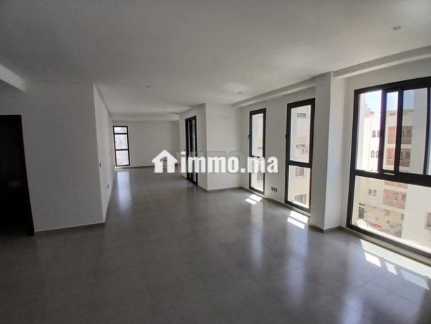 je-mets-en-location-un-plateau-bureaux-big-3