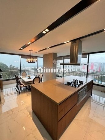 luxurious-apartment-on-the-sea-big-0