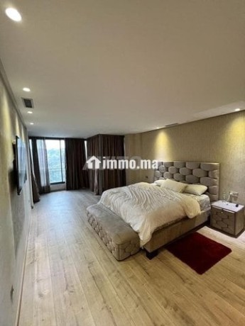 luxurious-apartment-on-the-sea-big-2