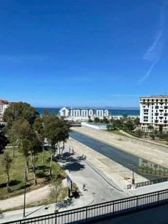 luxurious-apartment-on-the-sea-big-4