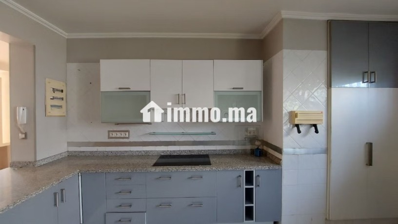 apt-198-m2-3-chambres-terrasse-sud-big-2