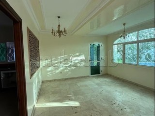 Location villa non meublée 5 belles chambres. Piscine et cheminée - Villa à louer - Tanger