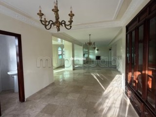 Location villa non meublée 5 belles chambres. Piscine et cheminée - Villa à louer - Tanger