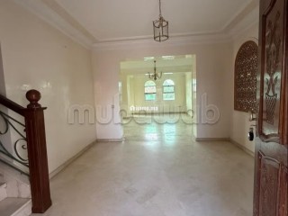 Location villa non meublée 5 belles chambres. Piscine et cheminée - Villa à louer - Tanger