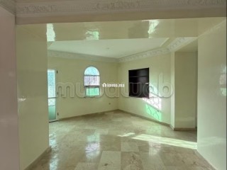 Location villa non meublée 5 belles chambres. Piscine et cheminée - Villa à louer - Tanger