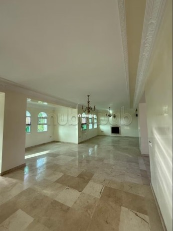 location-villa-non-meublee-5-belles-chambres-piscine-et-cheminee-big-11