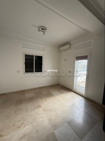 location-villa-non-meublee-5-belles-chambres-piscine-et-cheminee-big-13
