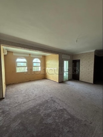 location-villa-non-meublee-5-belles-chambres-piscine-et-cheminee-big-17