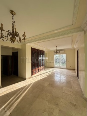 location-villa-non-meublee-5-belles-chambres-piscine-et-cheminee-big-8