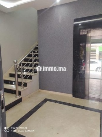 bureau-vide-a-louer-situe-a-hay-salam-agadir-big-1